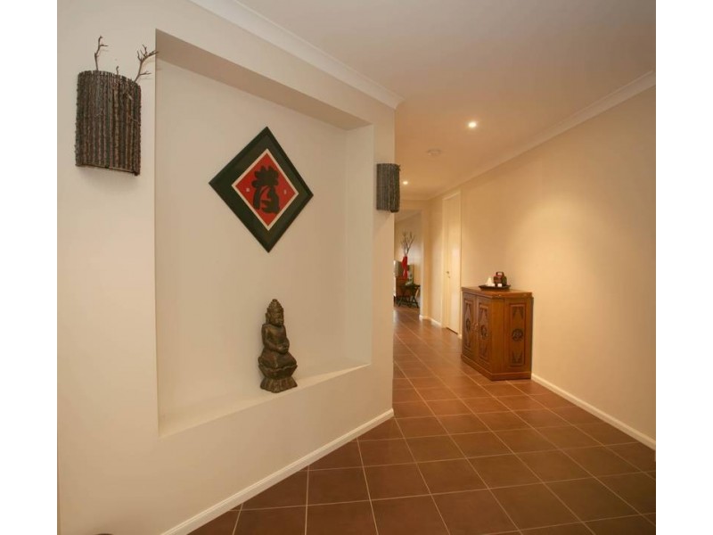 11 Skipperstone Glen, Narre Warren South VIC 3805