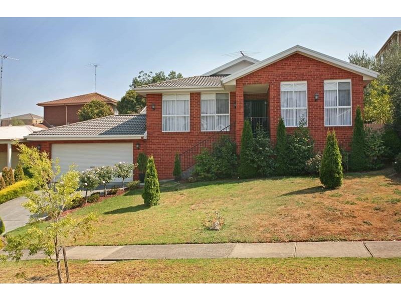 39 Avebury Drive, Berwick VIC 3806