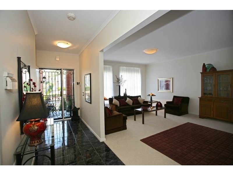 39 Avebury Drive, Berwick VIC 3806