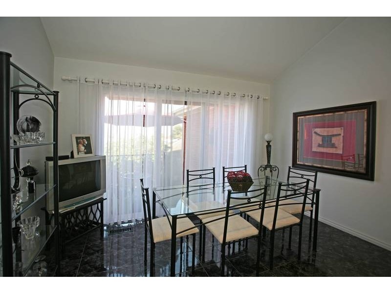 39 Avebury Drive, Berwick VIC 3806