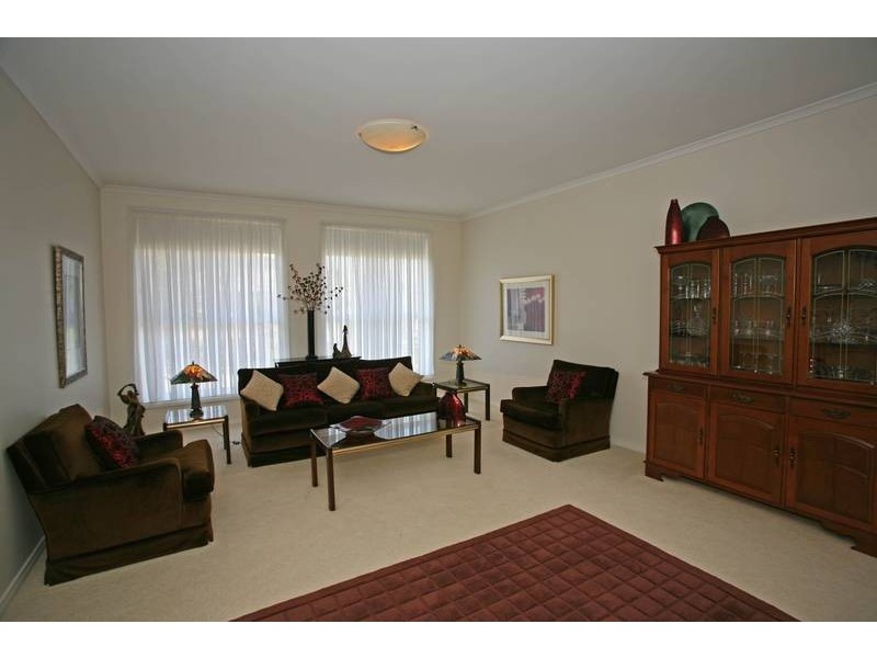 39 Avebury Drive, Berwick VIC 3806