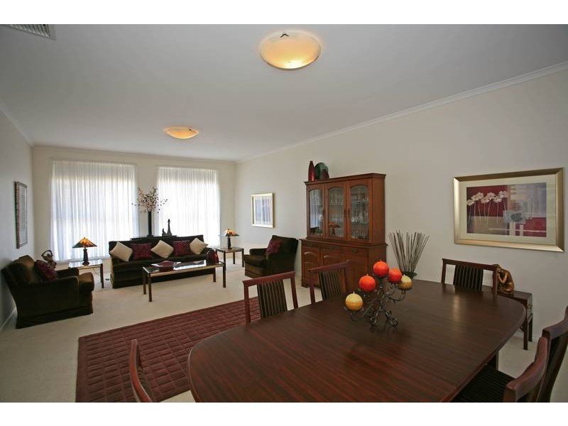 39 Avebury Drive, Berwick VIC 3806