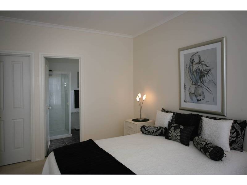 39 Avebury Drive, Berwick VIC 3806