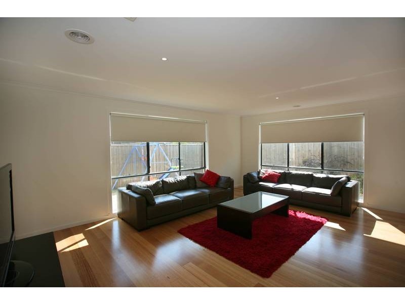 5 Suffolk Court, Cranbourne North VIC 3977