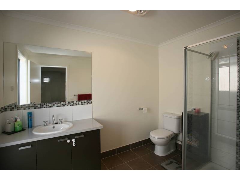 5 Suffolk Court, Cranbourne North VIC 3977