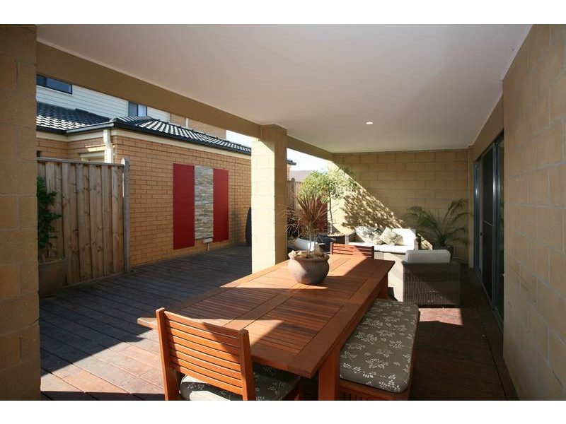 5 Suffolk Court, Cranbourne North VIC 3977