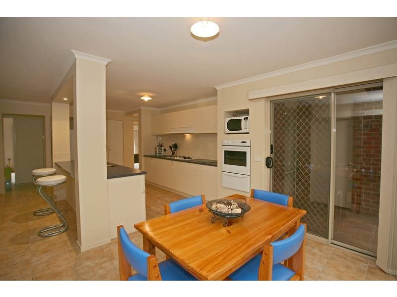 4 Bancroft Avenue, Narre Warren VIC 3805