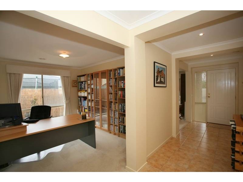 4 Bancroft Avenue, Narre Warren VIC 3805