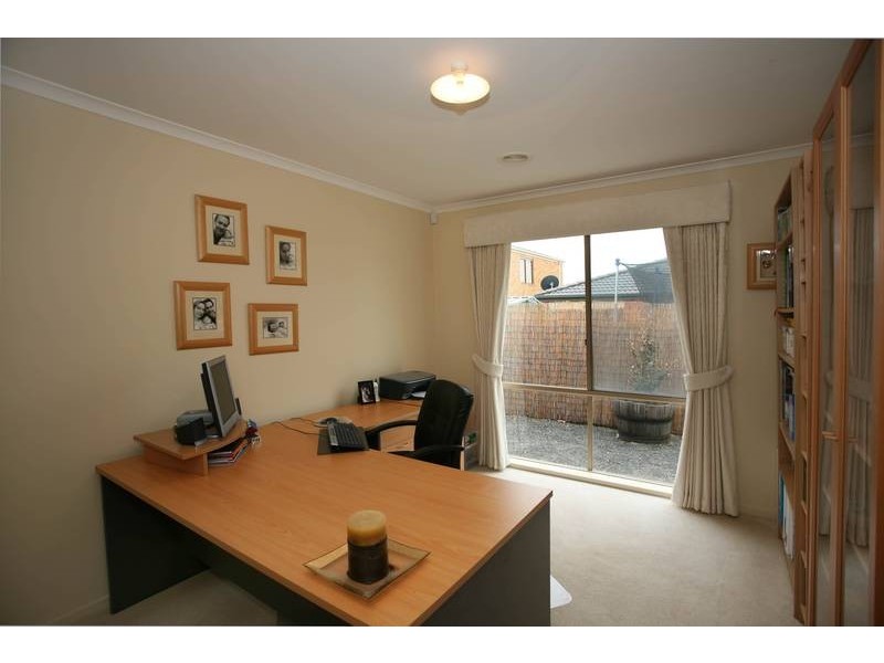 4 Bancroft Avenue, Narre Warren VIC 3805