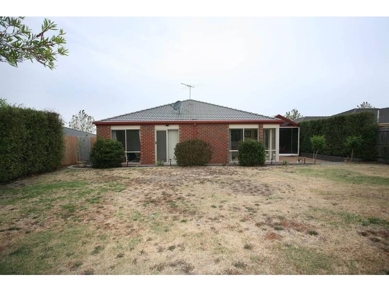 4 Bancroft Avenue, Narre Warren VIC 3805