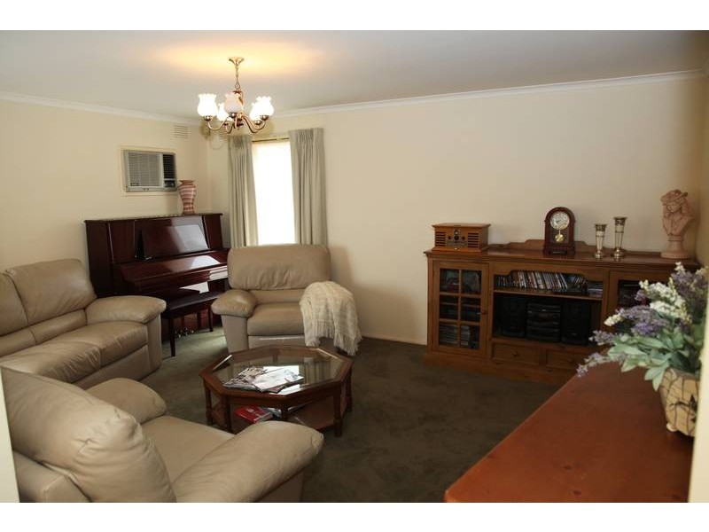 65 Guildford Crescent, Narre Warren VIC 3805