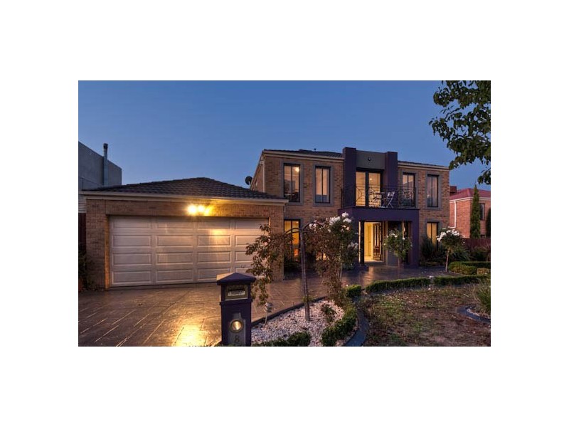 8 Hunt Club Road, Narre Warren South VIC 3805