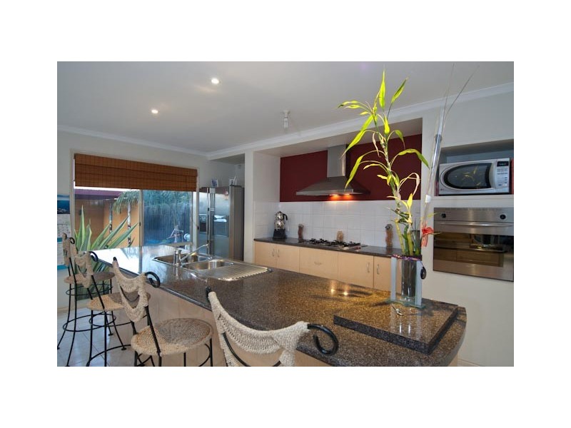 8 Hunt Club Road, Narre Warren South VIC 3805