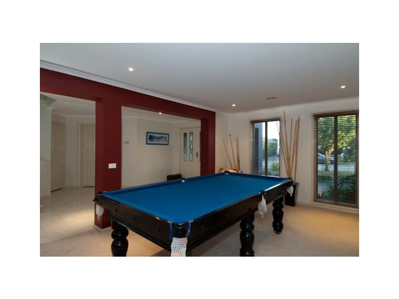 8 Hunt Club Road, Narre Warren South VIC 3805