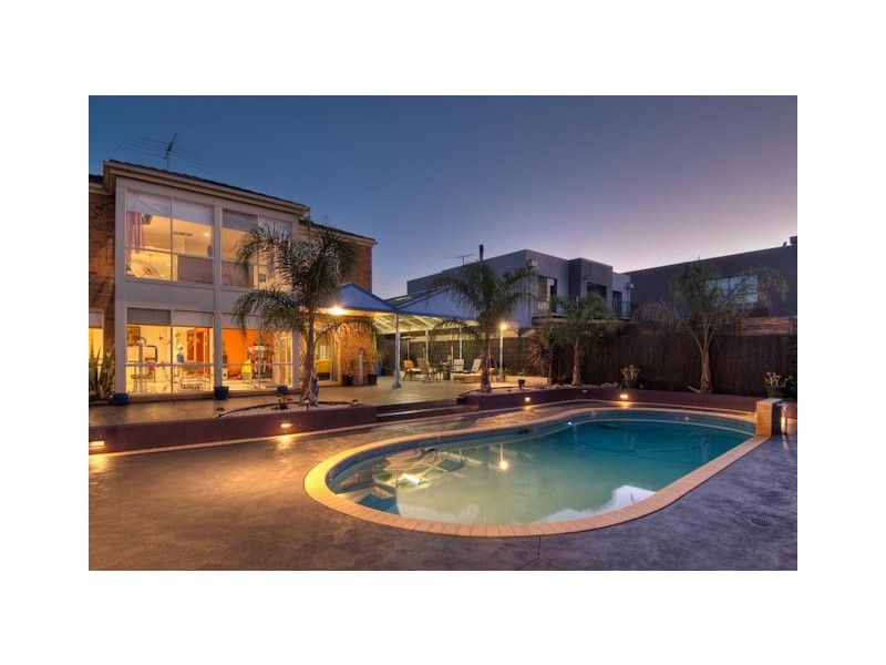 8 Hunt Club Road, Narre Warren South VIC 3805