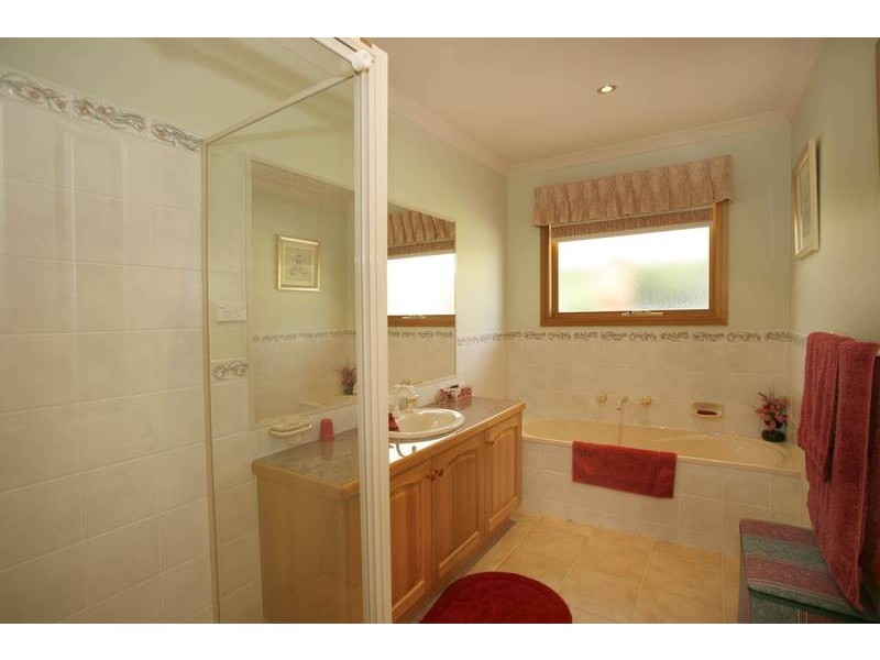 26 Laramie Road, Narre Warren South VIC 3805