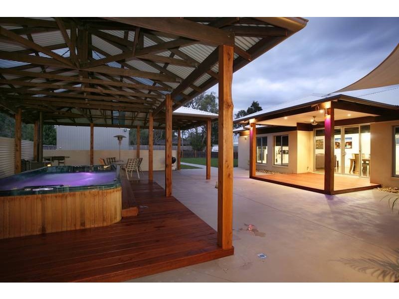 199 Drysdale Avenue, Narre Warren North VIC 3804