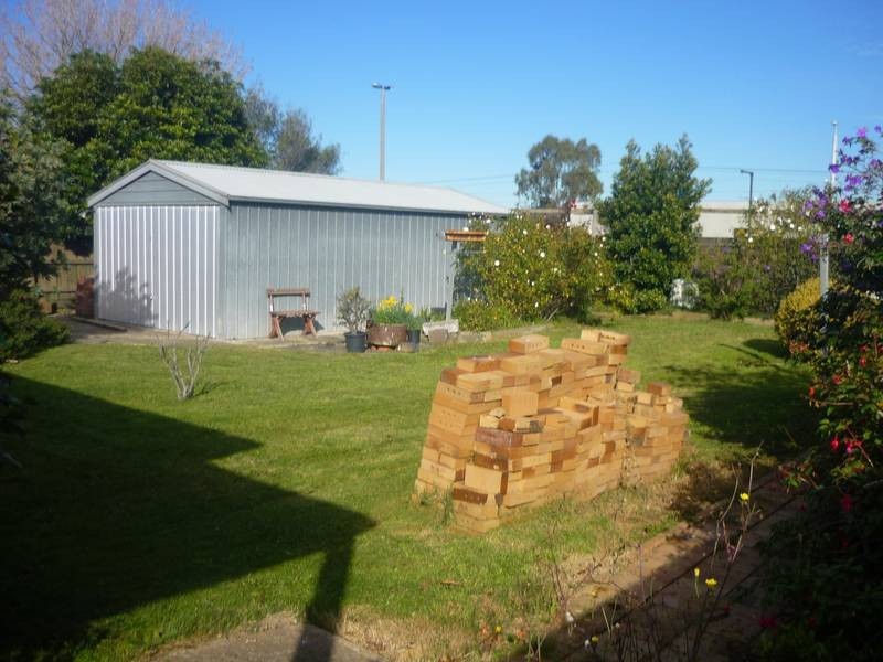 17 Valley Fair Drive, Narre Warren VIC 3805