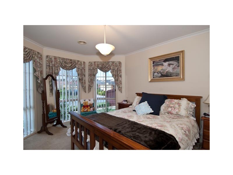 12 Turnberry Avenue, Narre Warren South VIC 3805