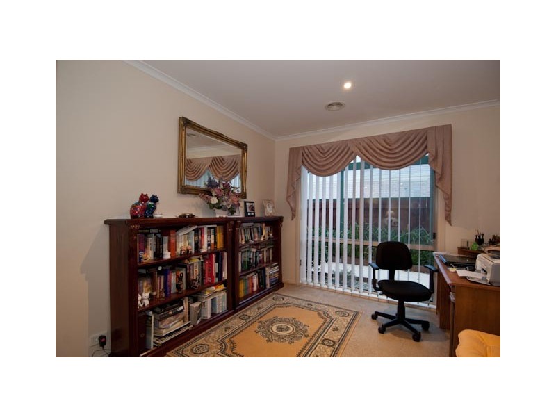 12 Turnberry Avenue, Narre Warren South VIC 3805