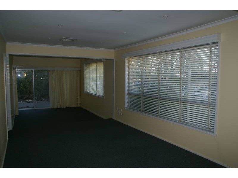 1/8 Wheeler Street, Berwick VIC 3806