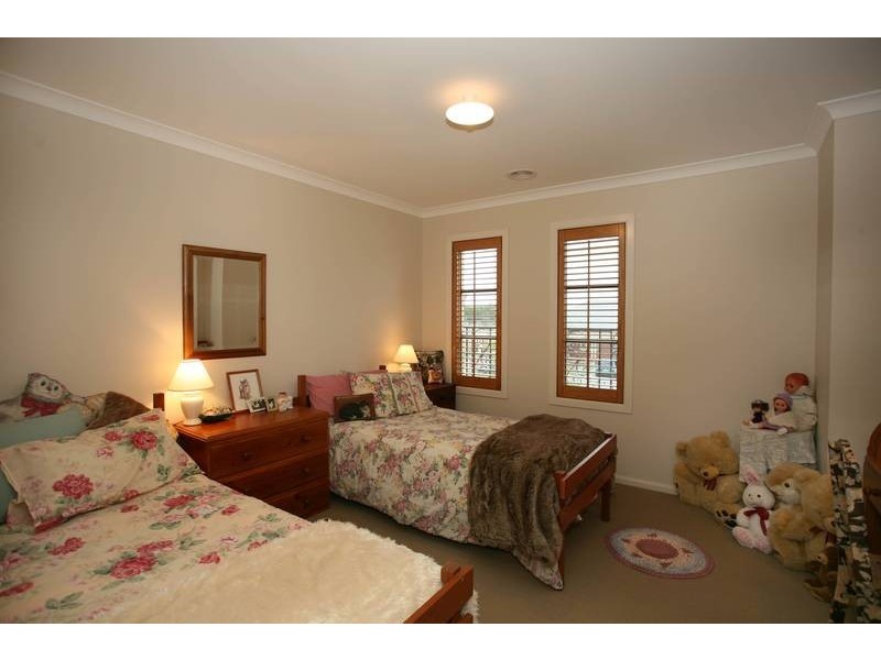 10 Roselea Place, Narre Warren North VIC 3804