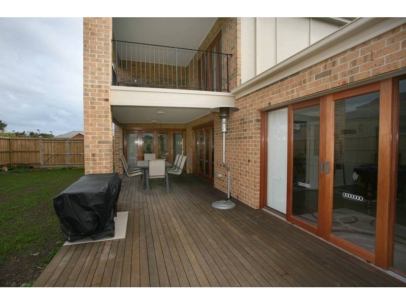 10 Roselea Place, Narre Warren North VIC 3804