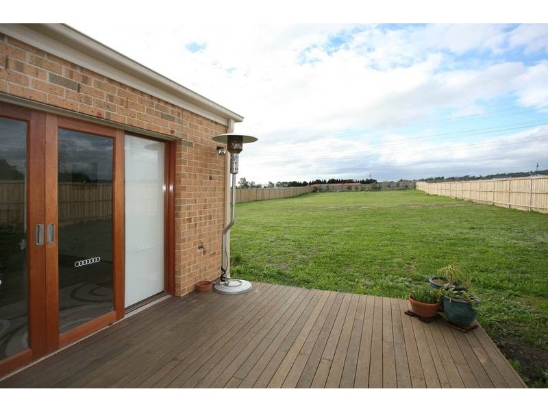 10 Roselea Place, Narre Warren North VIC 3804