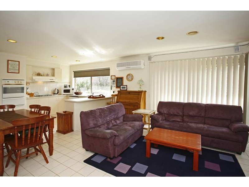 16 James Bathe Way, Narre Warren South VIC 3805