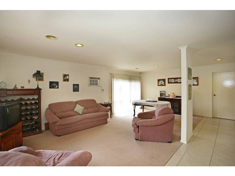 16 James Bathe Way, Narre Warren South VIC 3805