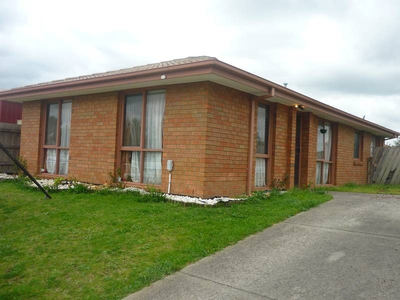 2 Godwin Avenue, Narre Warren VIC 3805