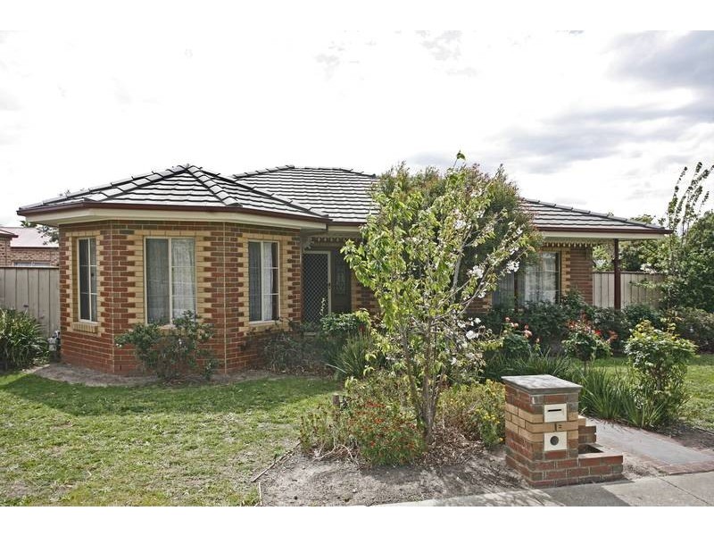 18 Parkwood Avenue, Narre Warren South VIC 3805