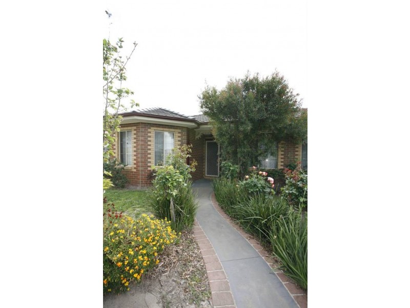 18 Parkwood Avenue, Narre Warren South VIC 3805