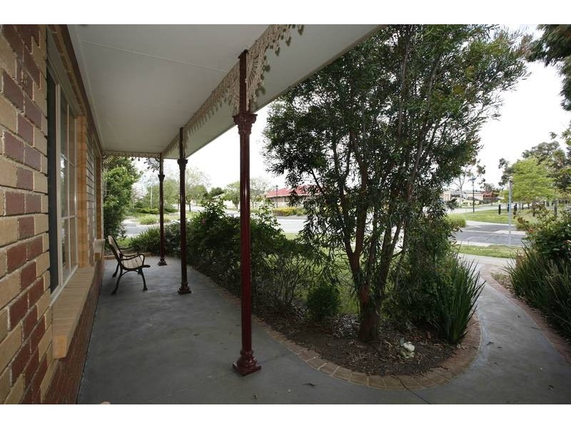18 Parkwood Avenue, Narre Warren South VIC 3805