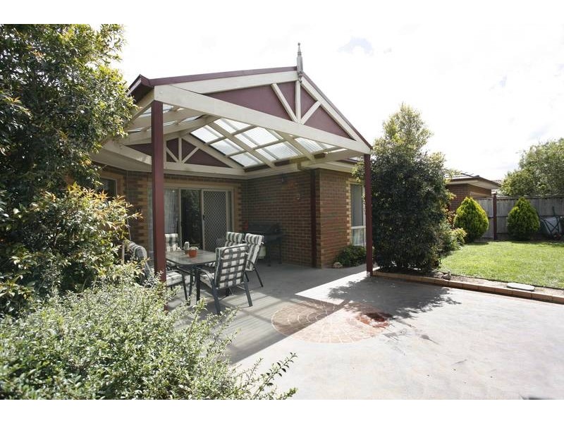 18 Parkwood Avenue, Narre Warren South VIC 3805