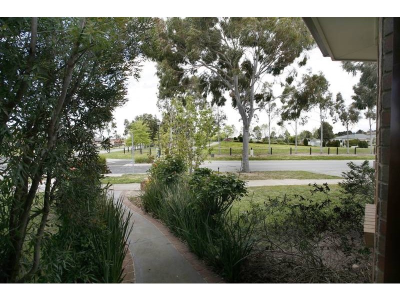 18 Parkwood Avenue, Narre Warren South VIC 3805