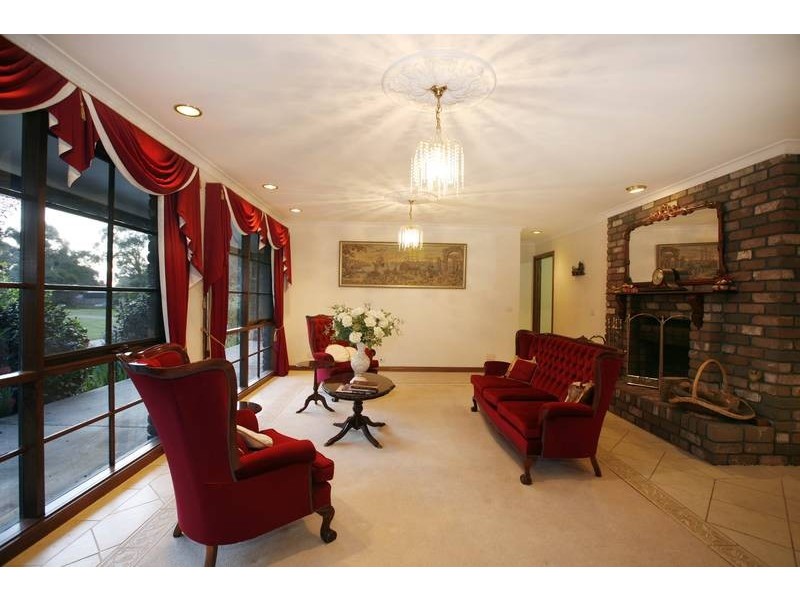 2 Dee Wy Road, Narre Warren VIC 3805