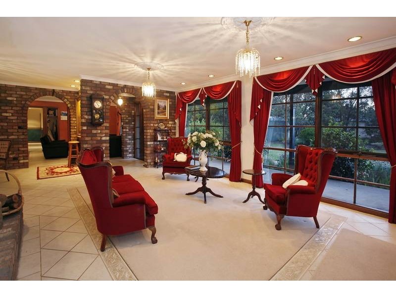 2 Dee Wy Road, Narre Warren VIC 3805