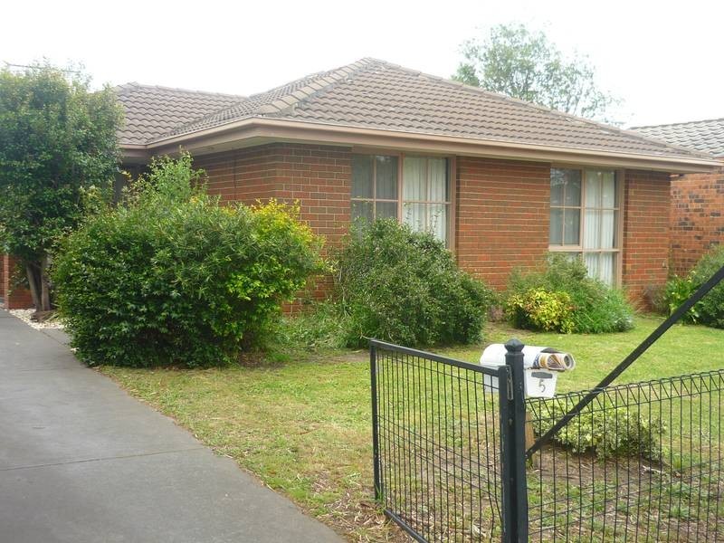 5 Argyle Court, Berwick VIC 3806