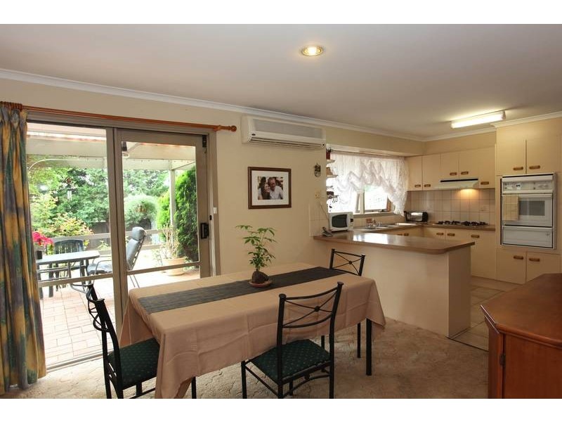 16 Weeden Crescent, Hallam VIC 3803