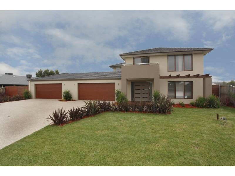 4 Holly Green Court, Narre Warren North VIC 3804