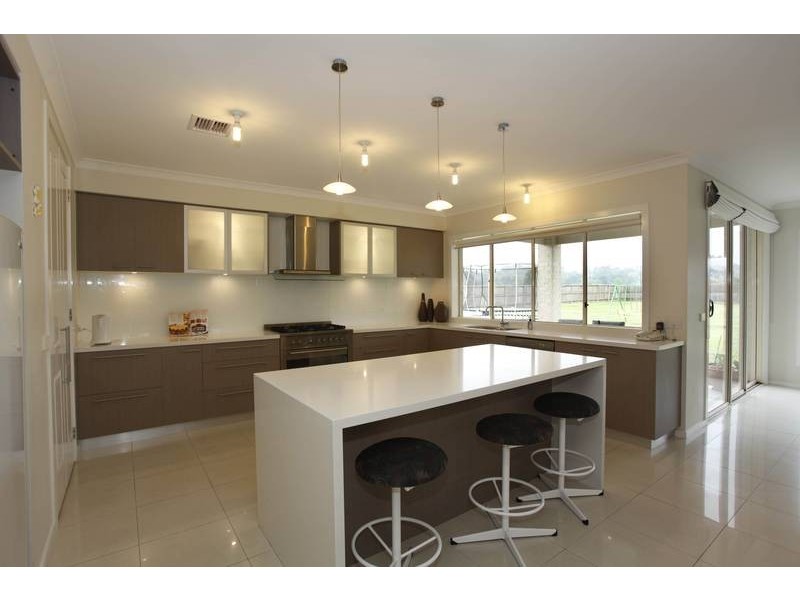 4 Holly Green Court, Narre Warren North VIC 3804