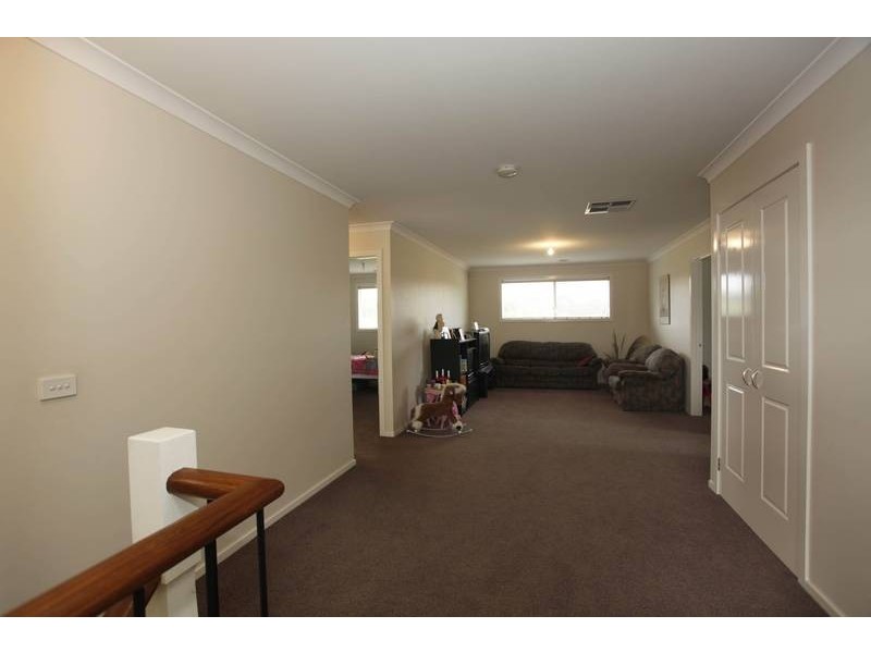 4 Holly Green Court, Narre Warren North VIC 3804