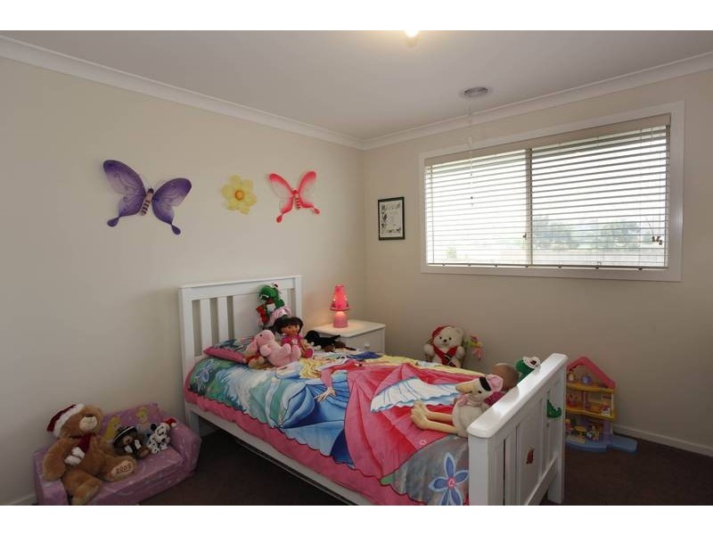 4 Holly Green Court, Narre Warren North VIC 3804