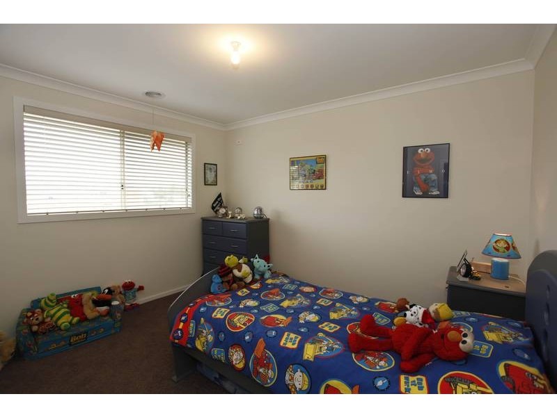 4 Holly Green Court, Narre Warren North VIC 3804