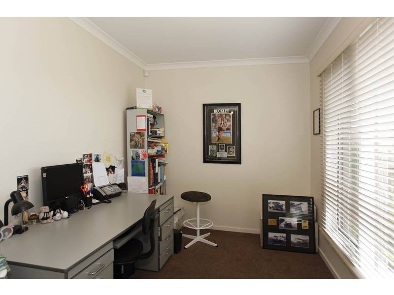 4 Holly Green Court, Narre Warren North VIC 3804