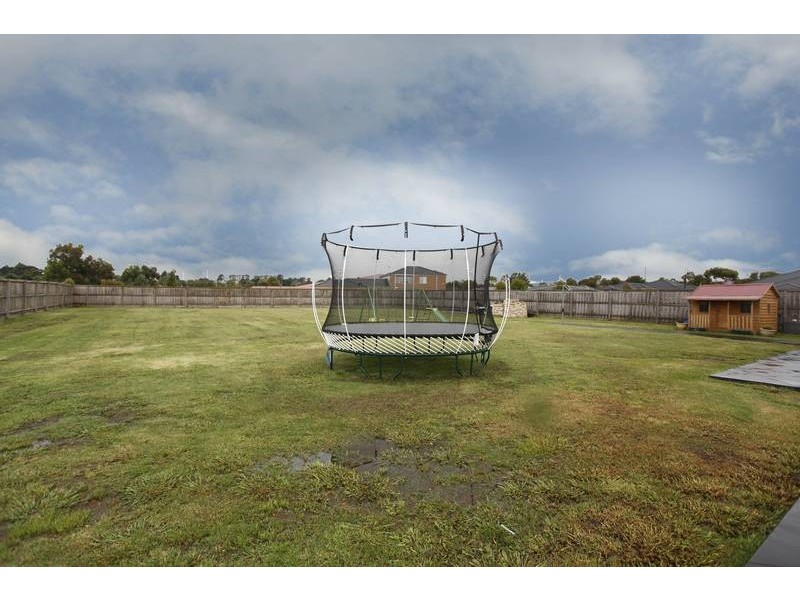 4 Holly Green Court, Narre Warren North VIC 3804