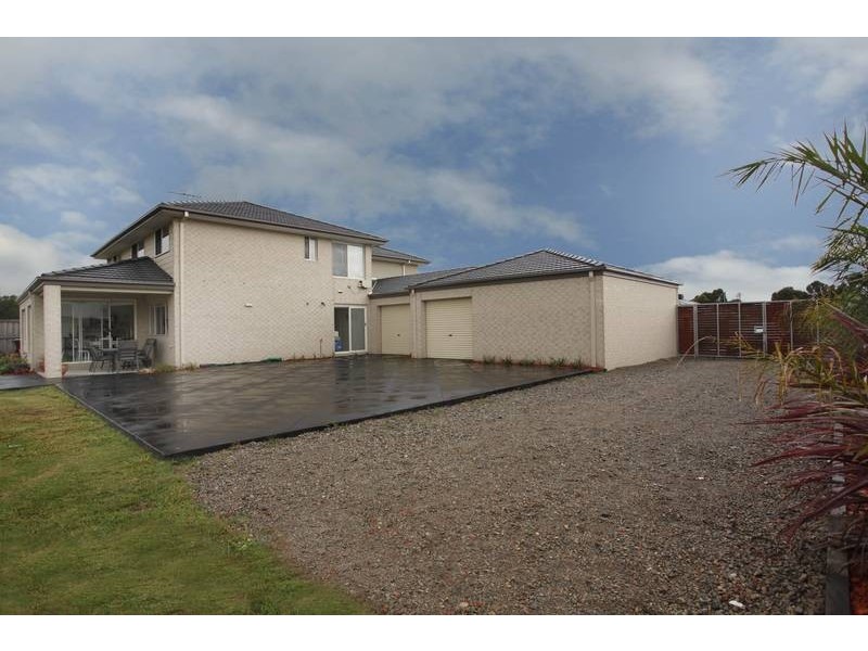 4 Holly Green Court, Narre Warren North VIC 3804