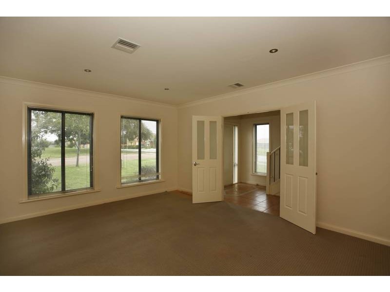 1 Cropton Place, Narre Warren South VIC 3805