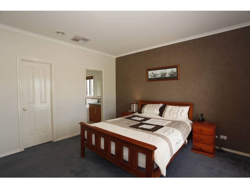 4 Thornley Drive, Berwick VIC 3806